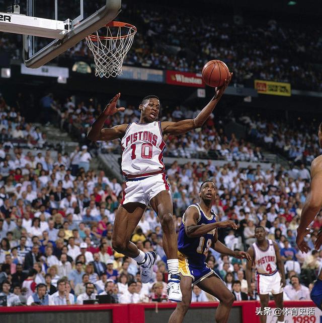 大虫罗德曼当年在公牛队场均只有5分，他为什么能和当年的乔丹皮蓬并称为三巨头？插图39