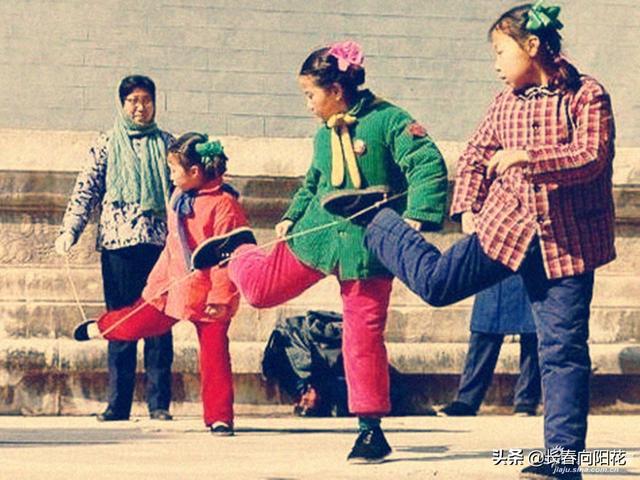 突然,很怀念小时玩的游戏,你呢,最令你怀念的是什么？分享一下呗？