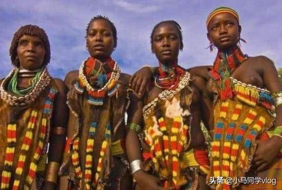 亚马逊女性部落游客，现存的罕见母系部落，没有一名男子却能流传数代，对此你怎么看