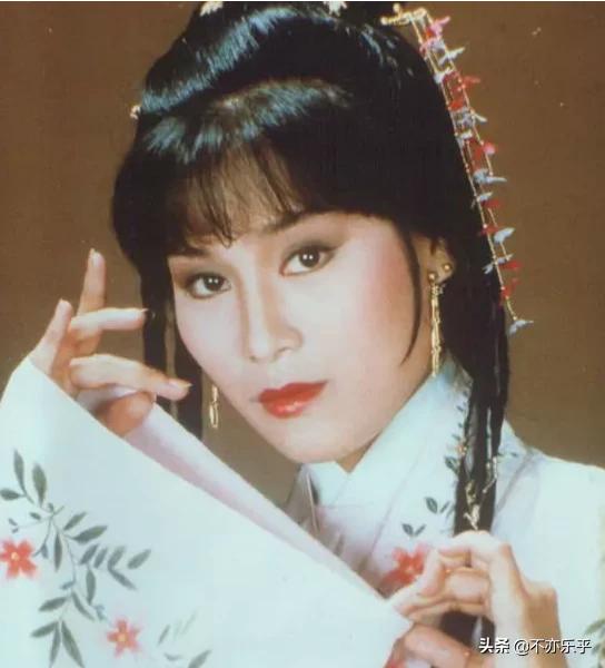 周安琴:射雕英雄传里秦南琴为什么会彻底消失，取而代之的是穆念慈