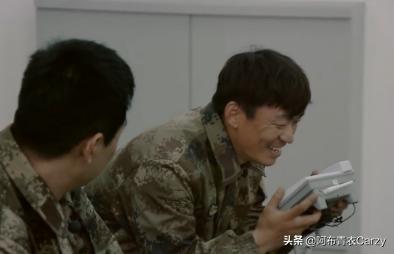 王宝强老婆:在节目中，王宝强打电话，马蓉气喘吁吁的说：我在忙呢！啥情况？