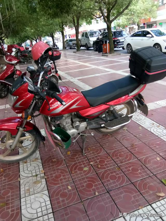 谁做过细心比较,摩托车和电瓶车,一个月中,同样的路程,哪个更省钱？