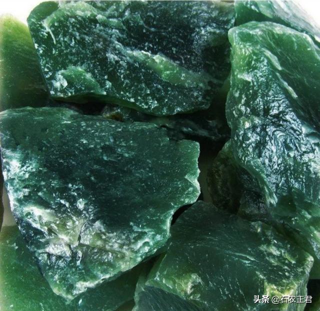 岫岩玉的种类,为什么有人会说辽宁的岫岩玉有名？