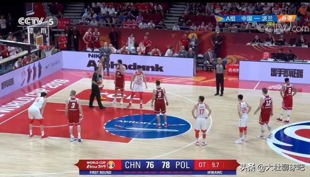 周琦五犯离场:周琦最后时刻一犯规加两次发球失误，为什么国家队要招他进来