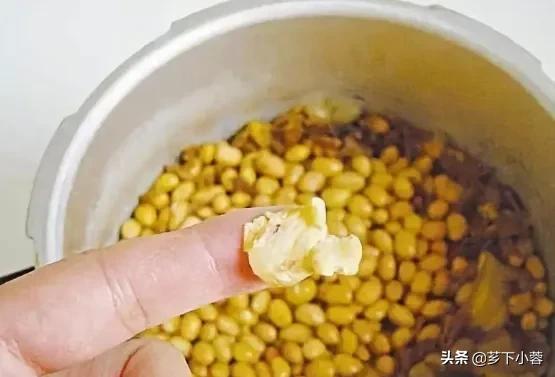 植物必需的营养元素:化肥中的氮、磷、钾对植物分别有什么作用？
