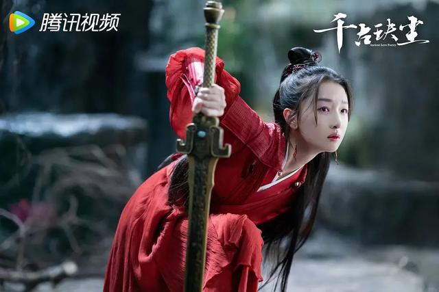 周冬雨我太娘了:《奇葩说》中的周冬雨说自己因为一两句话被骂惨了，她说了什么？