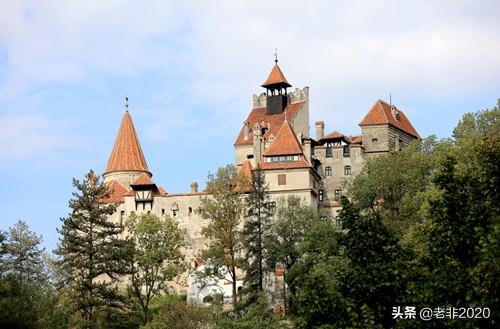爱尔兰女与阿尔萨斯牧羊犬:第一次欧洲旅游，你会选择哪个国家？