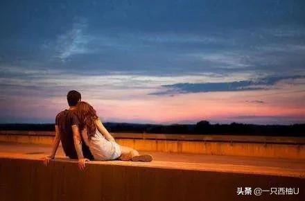 你有网恋过吗？网恋和现实中的恋爱有什么区别？