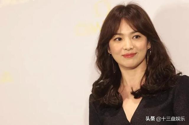 宋仲基爸爸发声:陈亚男父亲上门赔笑大衣哥，表妹替姐姐发声，朱小伟会原谅她吗？