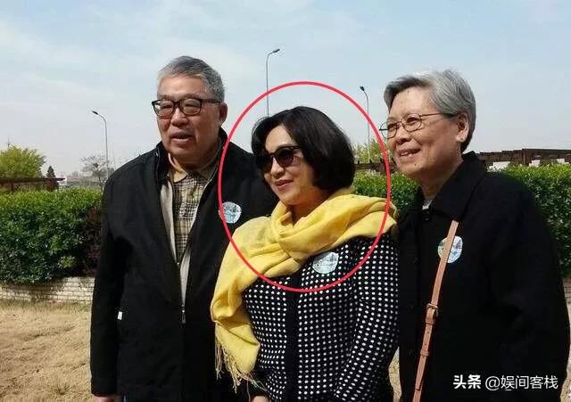 黄秋燕近况:当初被李连杰抛弃的黄秋燕，退出娱乐圈了吗她现在找到真爱了吗