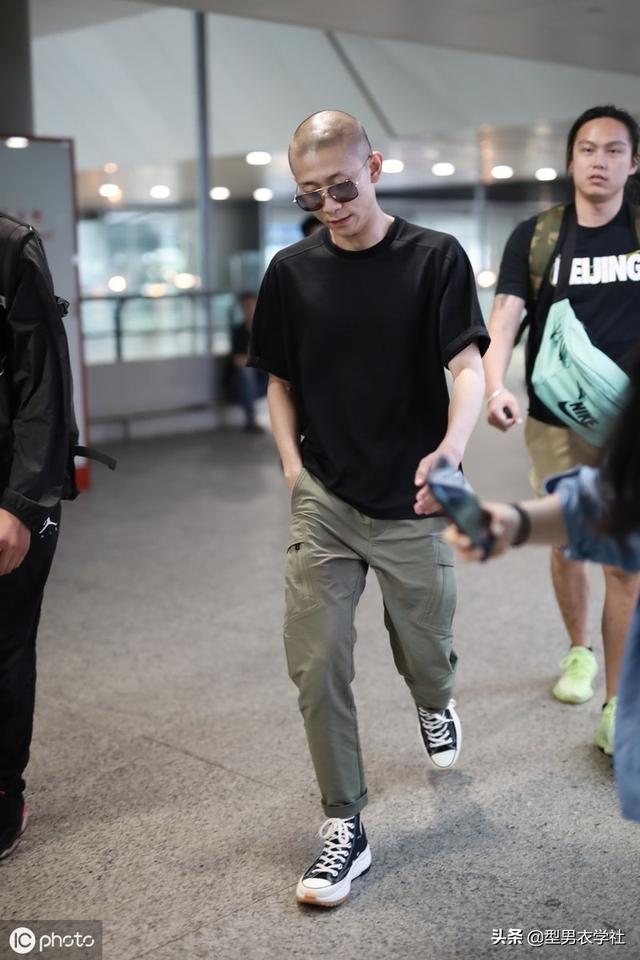 gucci狗年波士顿梗犬刺绣25:目前最热门的男装品牌是什么？