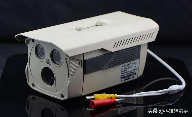 请问摄像头模拟,网络,数字,poe什么区别关系？
