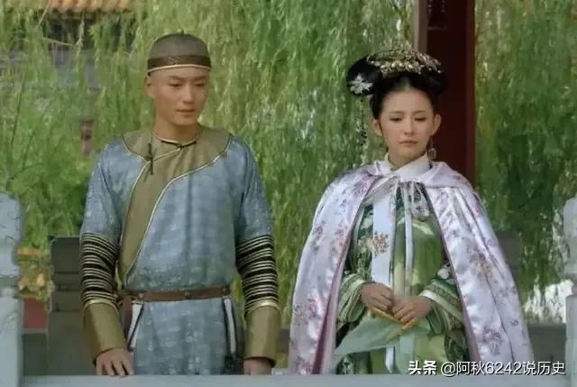 太子挟持洛威拿:《雍正王朝》面对四大箱百官行述，四爷一个字“烧”？