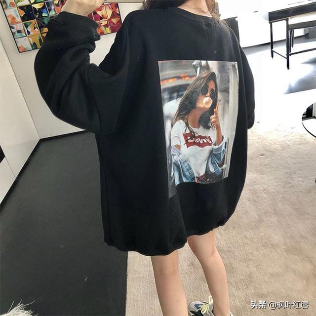 海青发型:中年女子穿什么裙子最好看