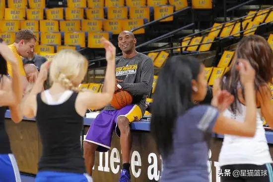 为何有些NBA球员几乎都不正眼看拉拉队表演？插图15