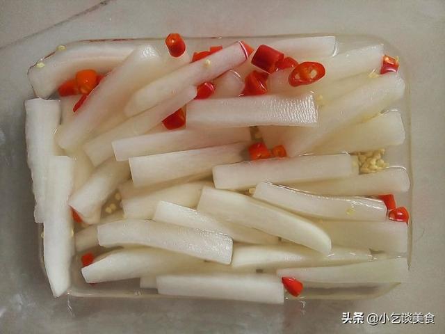 紫菜包饭怎么做,紫菜包饭里的甜萝卜怎么腌的？