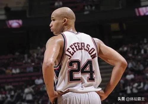 艾尔哈灵顿姚明:艾尔 哈灵顿 NBA中有实力却从未入选过全明星，你最先想到的球员是谁？