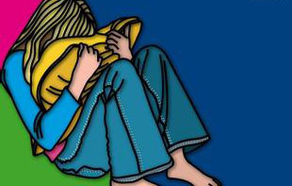 美女与大黄狗性交:沈阳帅哥美女279路公交车上亲热挡住了半扇门，你怎么看？