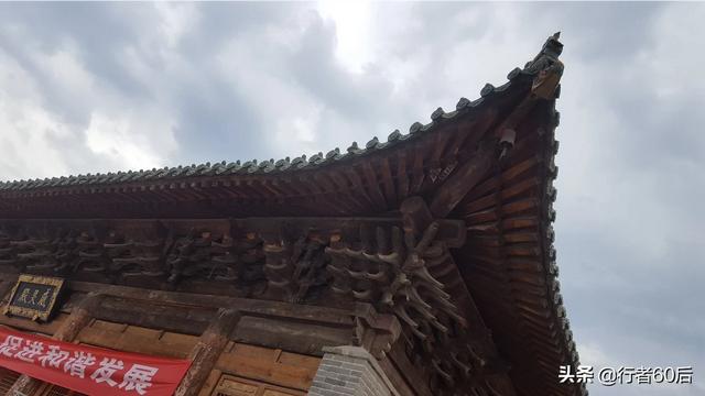 峨眉山介绍:普陀山、九华山、五台山和峨眉山，哪座山最值得一去？