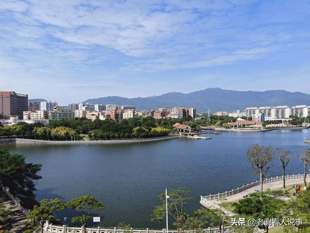 多地出台养犬规定引热议:关于全国各大城市相继出台的文明养犬的规定是否合法？是否有效？ 多地出台养犬规