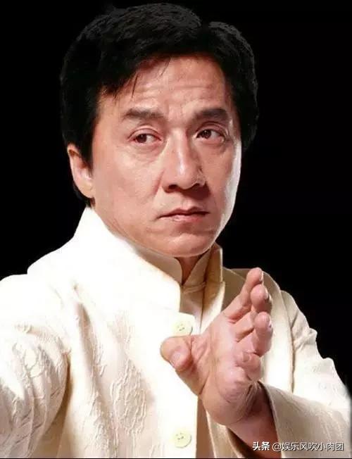 成龙给向华强下跪:成龙在国际上的地位如何？