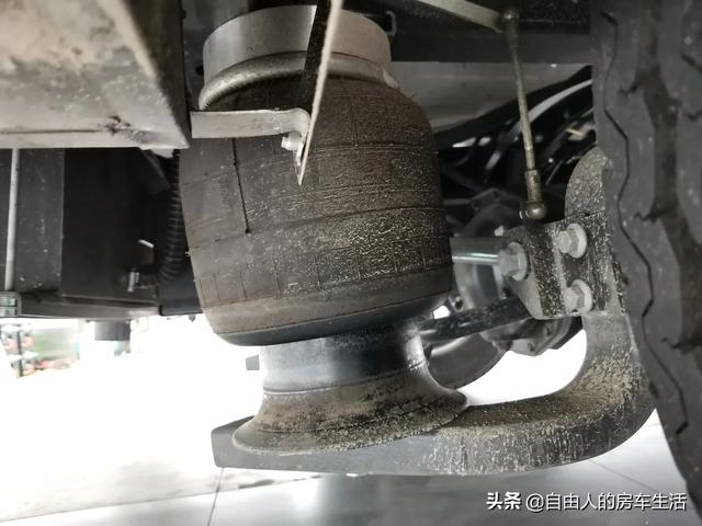 空气悬架车轿车;空气悬架的车