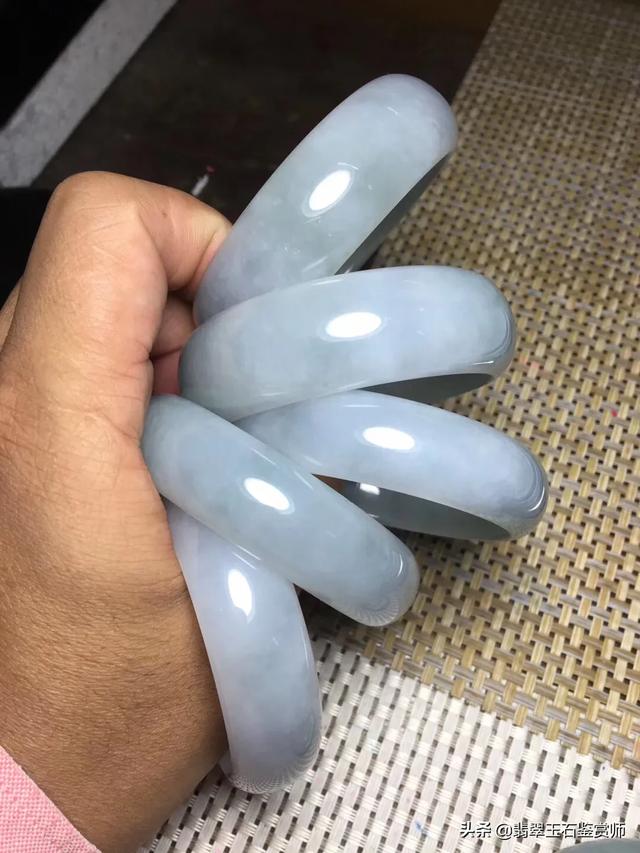 翡翠的品种和等级,翡翠分类和命名是怎样的？