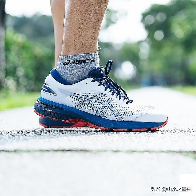 体重63公斤，月跑量210km，单次10km以上，跑鞋求推荐