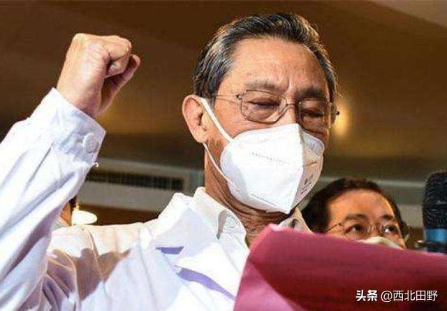李文宏:小孩子早餐喝粥还是喝牛奶