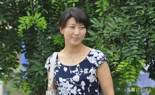 演员闫学晶老公是谁:为啥闫学晶、魏三、孙小宝没有拜赵本山为师？
