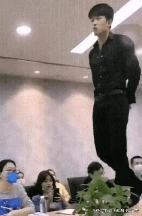 邓紫棋封杀:邓紫棋居然不是真名和公司解约艺名也不能用了