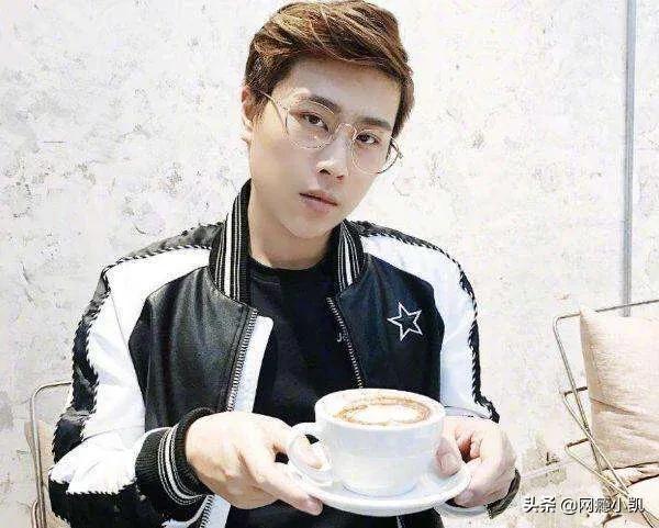 有很多网友透露white五五开卢本伟将复播,大家觉得消息是真的吗?