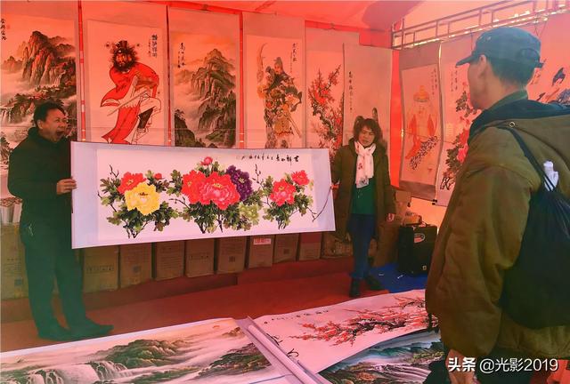 摄影师林德伯格去世:说到拍摄人像，你会首先想到怎样的照片