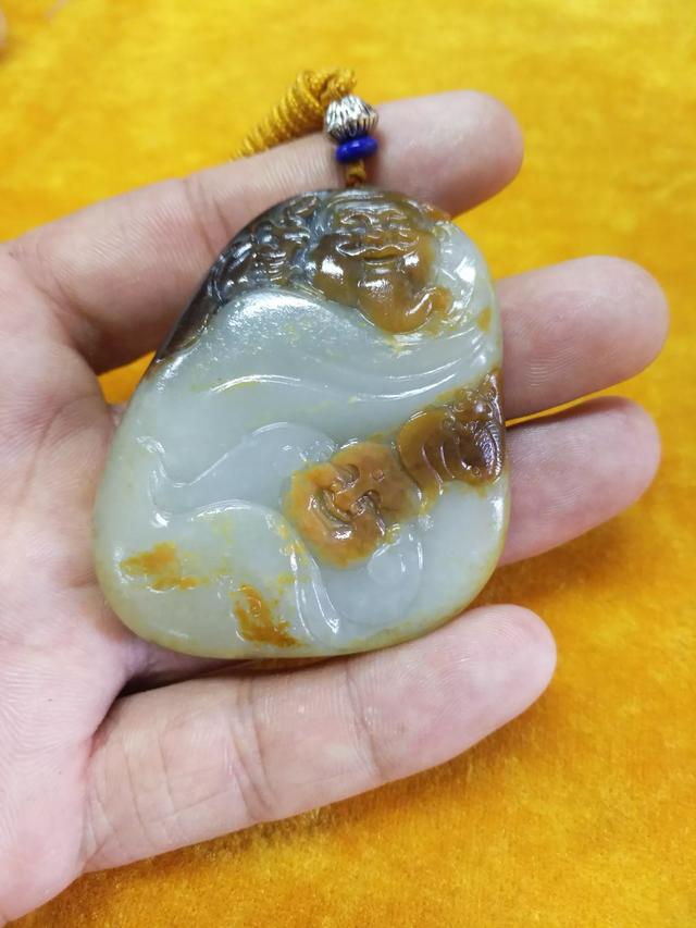 和田玉简介,和田玉与俄料，青海料，韩料的区别？