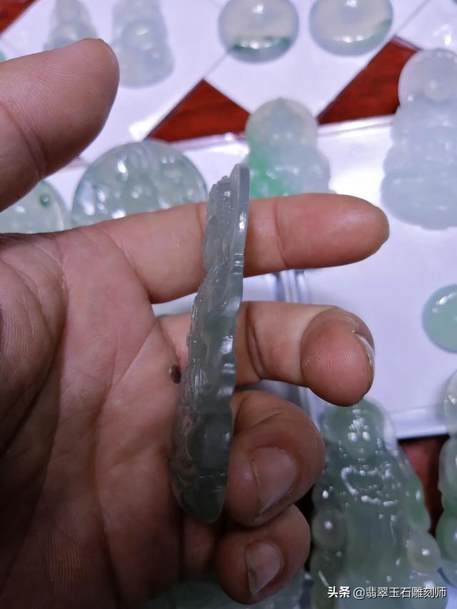 翡翠种水等级划分标准图片,请教这是什么种水的翡翠？