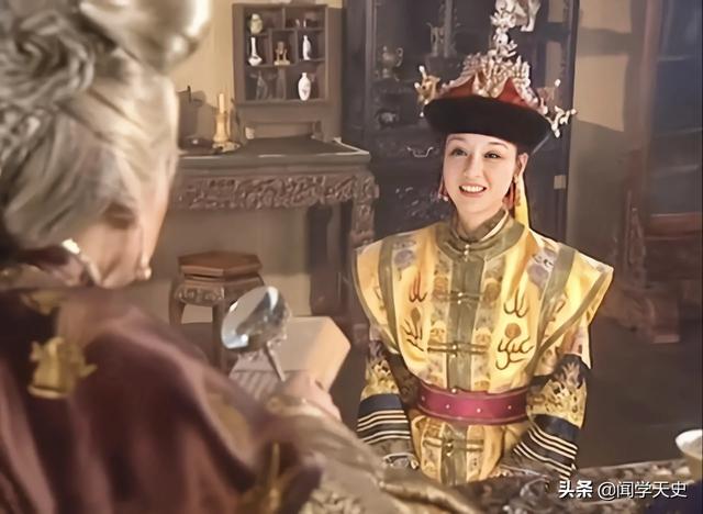 《康熙王朝》中容妃是康熙最喜欢的妃子，为什么会被康熙送入宗人府，后来又杀死所有看见她刷马桶的人？插图23