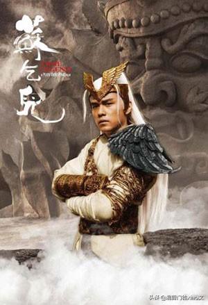 演员墨阳:周杰伦两字回复室内戴墨镜原因，真实又傲娇，而黄晓明为何被吐槽