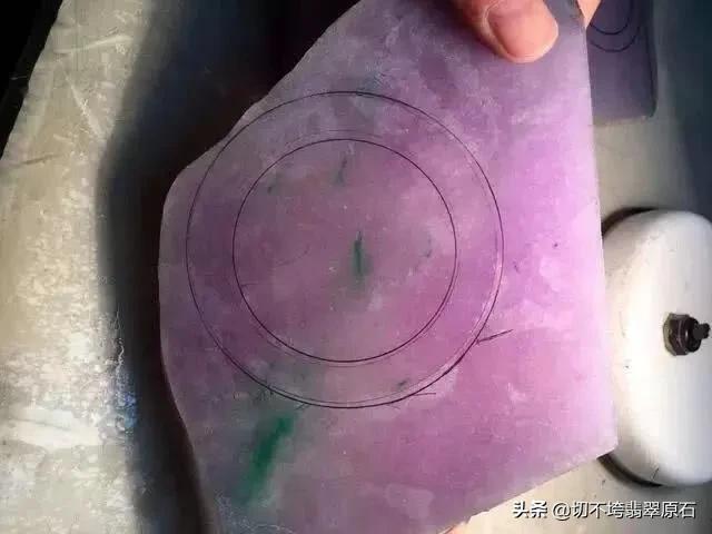 翡翠原石入门级知识大全,高手是怎样入手的翡翠原石呢？