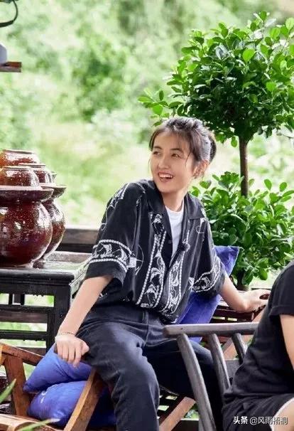 吴尊工作室辟谣:张丹峰工作室辟谣：毕滢从未在艺人房间换裤子。你怎么看？