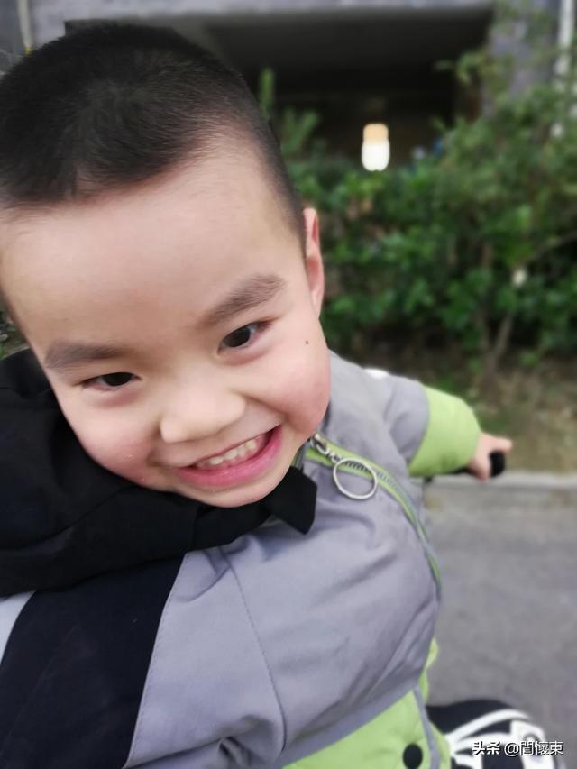 权旻雅:在古代，皇帝洗澡的时候，是宫女伺候还是太监伺候