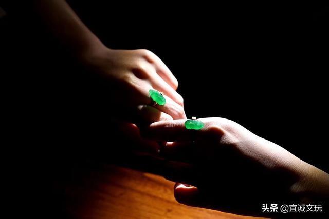 如何判断翡翠的价格,买翡翠什么样的价格算是捡漏？