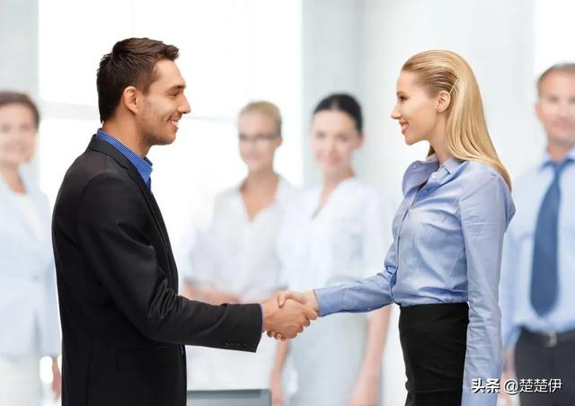 工作中你怕领导吗见了领导你和他打招呼吗你会巴结领导吗