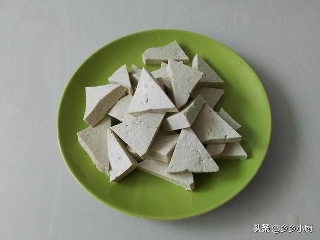 豆腐怎么做软嫩鲜香又营养，家常豆腐怎样做才能做得外焦里嫩