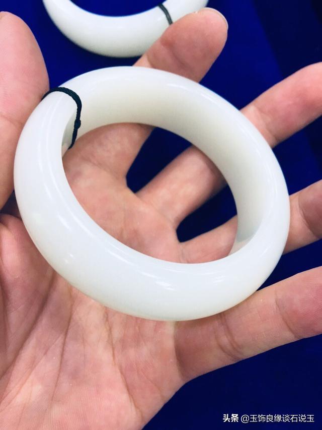 和田玉如何保养会越来越润,和田玉如何盘才能包浆？如何保养养护？