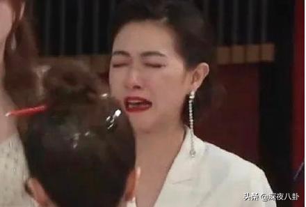 万茜举起受伤手臂:为什么说万茜是《乘风破浪的姐姐》里的皇族？