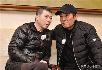 冯小刚的老婆是谁:冯小刚说放弃化疗，他妻子说钱再多有什么用、你觉得这话对吗？