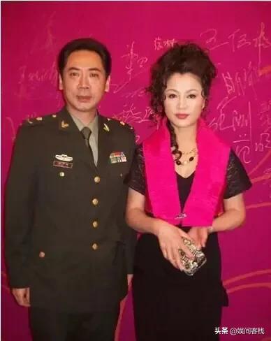 演员于小慧:曾被丈夫家暴的著名女星于小慧，带儿子净身出户后，现状怎么样？