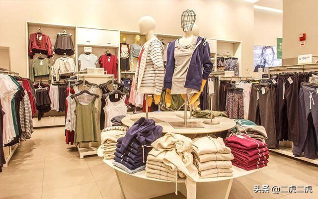 四十多岁的女性下岗后开实体店卖女装能行吗？有什么建议？