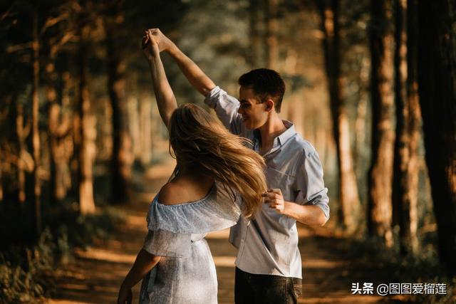 张蓝心劈腿:如何追一个被前任劈过腿的女生？