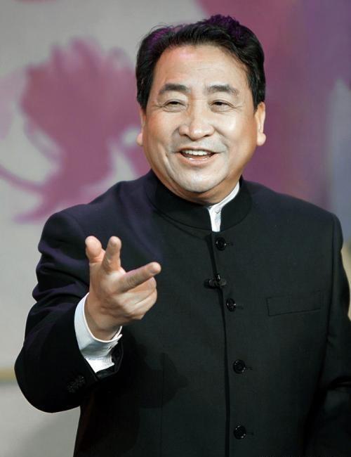 从艺术成就上说侯耀文先生能被称为泰斗吗姜昆能被称为大师吗